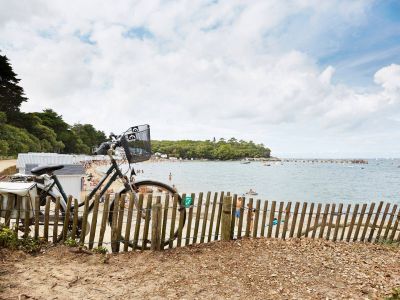 vélos au bord de la mer à noirmoutier